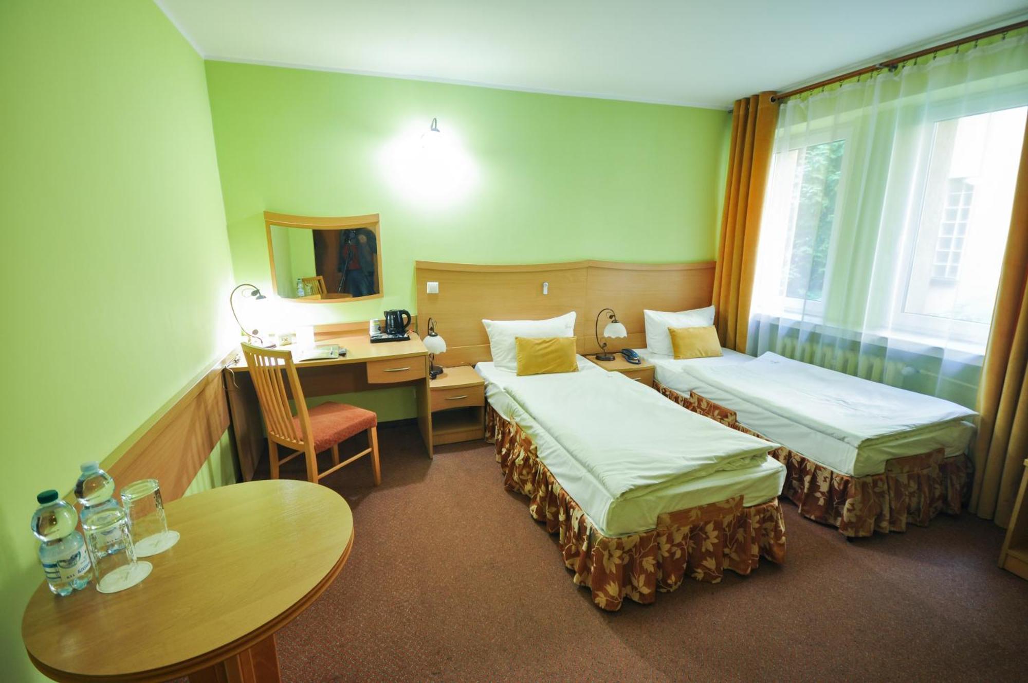 Hotel Trzy Swiaty Spa & Wellness Rajska Wyspa Gliwice Esterno foto